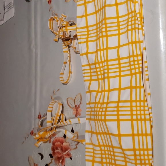 Yellow and White Grid tie Strap Bikini top Forever 21 Plus - Picture 2 of 3